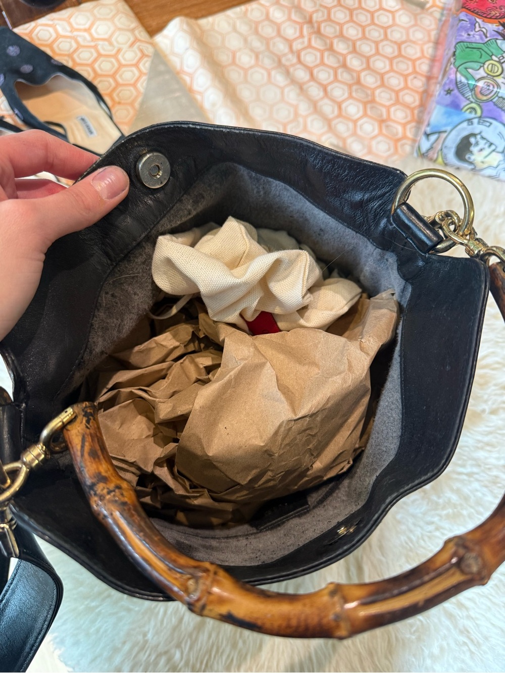 Gucci bag with bamboo-handle - Picture 3 of 5